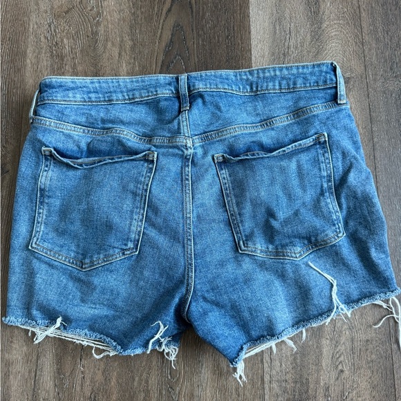 Old Navy OG Straight Jean Shorts. Women’s size 16.  Excellent used condition! - Picture 5 of 5